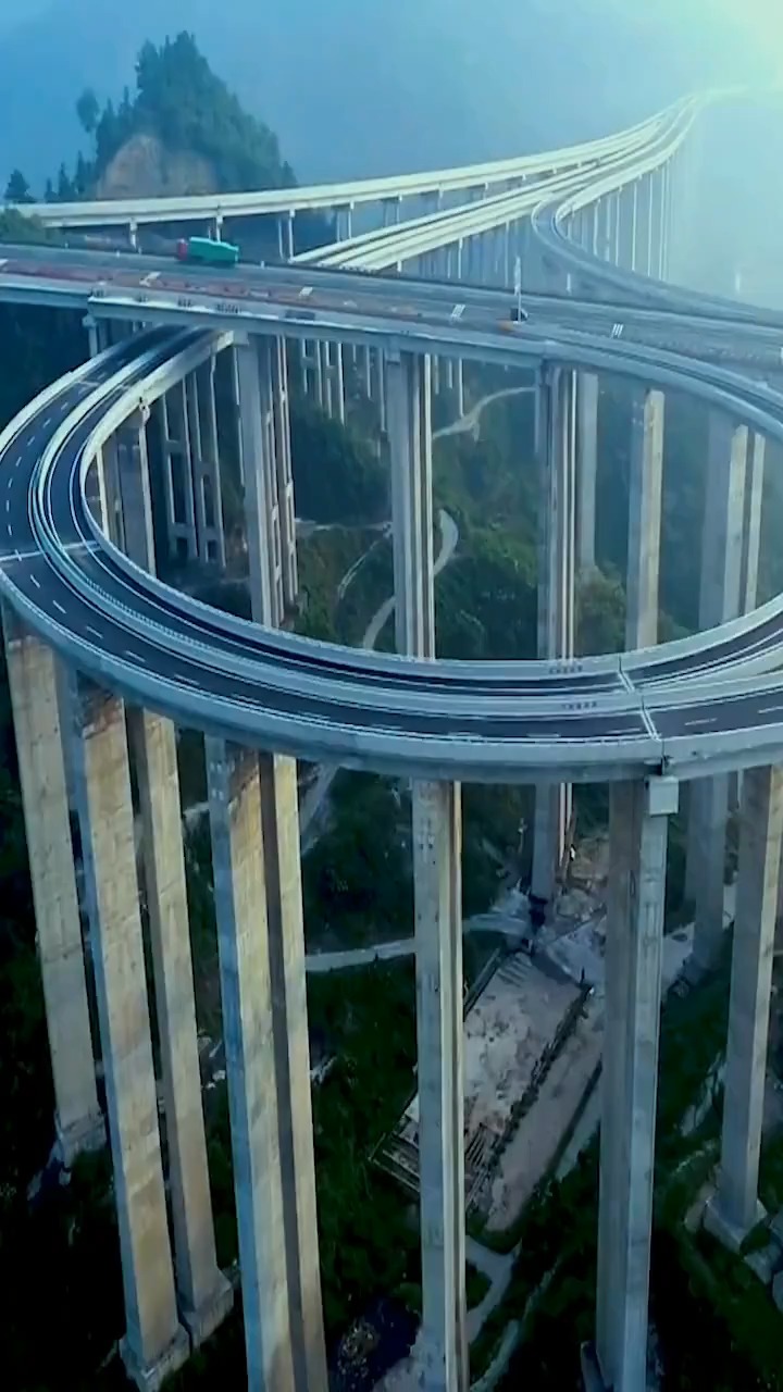 中国超级工程湘西永吉高速高架桥,为建造者喝彩,厉害了我的国!