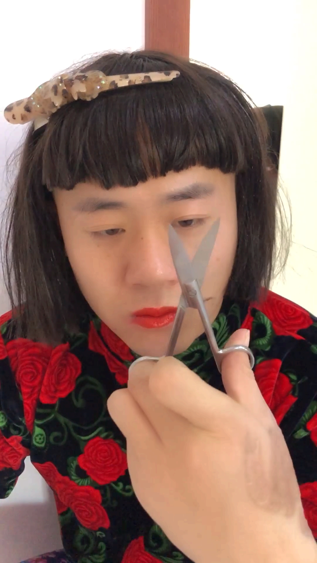 搞笑段子剧#这把剪刀很厉害