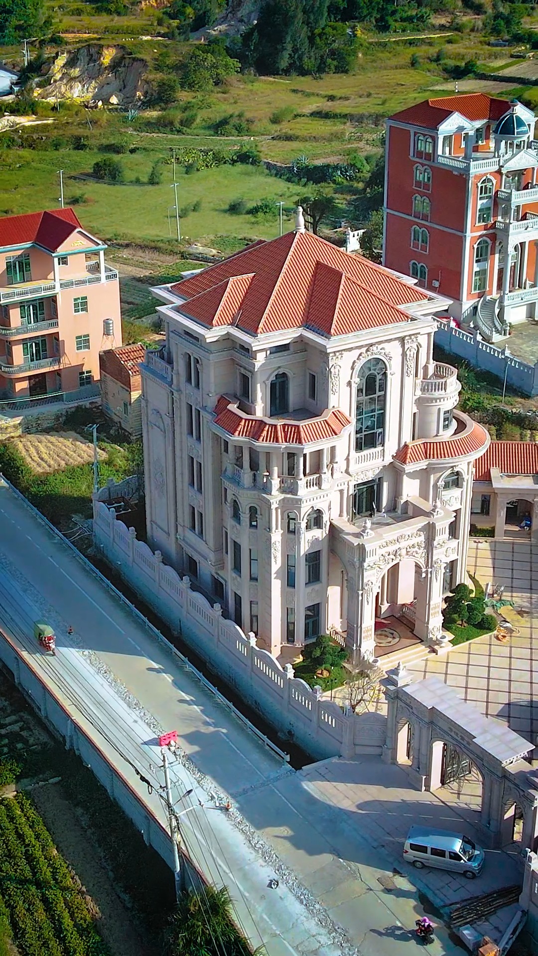 农村别墅#千万级豪宅,坐拥乡村美景,享一方宁静.算一算,我多少岁?