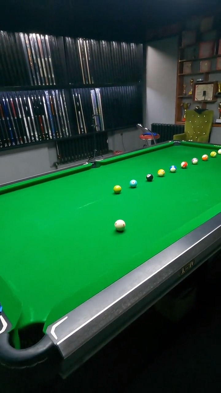 我要上热门#花式秀台球,来一个蛇彩一台清