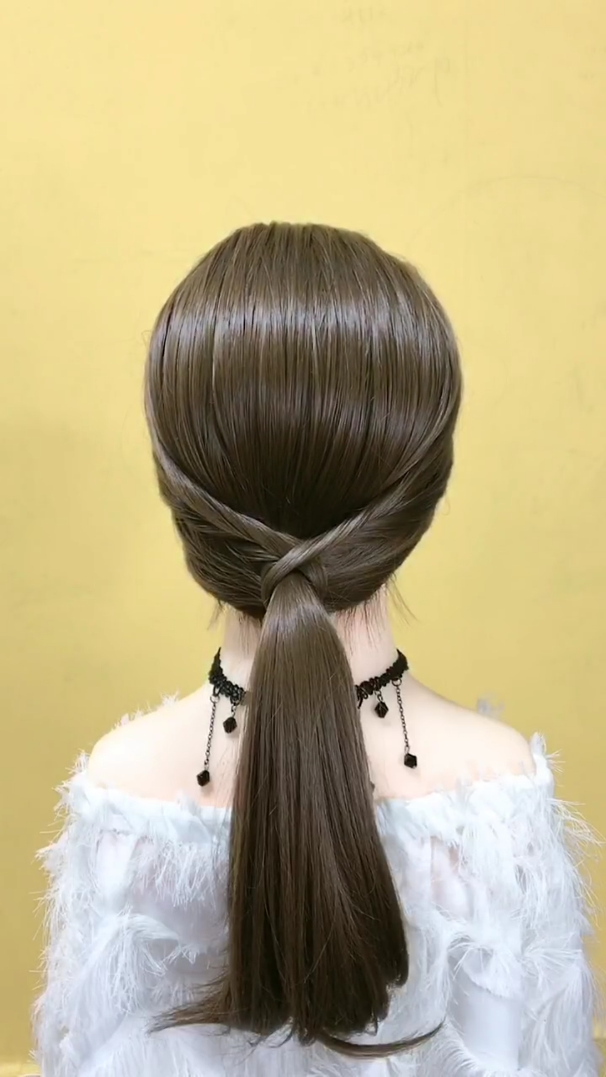 你喜欢的样子我都有#今天给大家分享一款简单的低马尾编发,简单已学