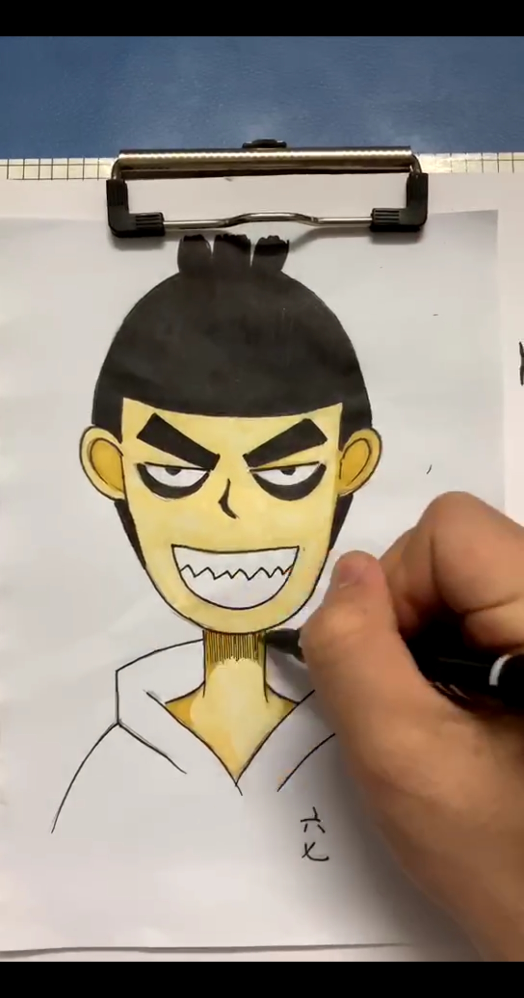 当柒扎起头发穿上女装后,被六七看到后的表情