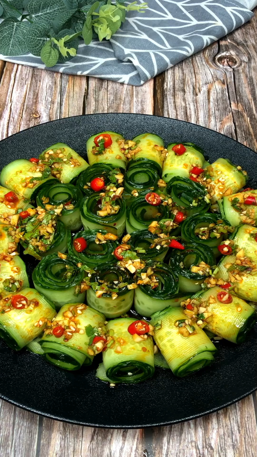 五毛特效#夏日必备小凉菜,凉拌黄瓜卷,好看又好吃,记得收藏哦