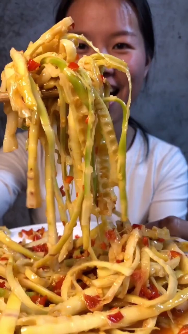 解锁竹笋新吃法酸辣凉拌酸笋比超市包装的好吃一百倍超级鲜美的下饭菜