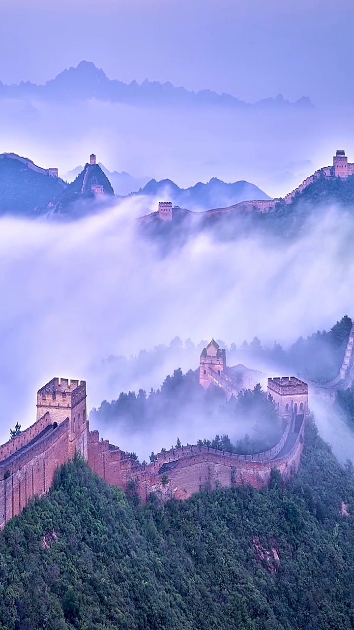 这就是中国的万里长城,它的设计建造历代千秋