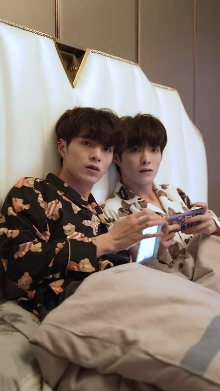 扫码下载度小视 发个视频 让别人知道 i你的子笺子凛 4.