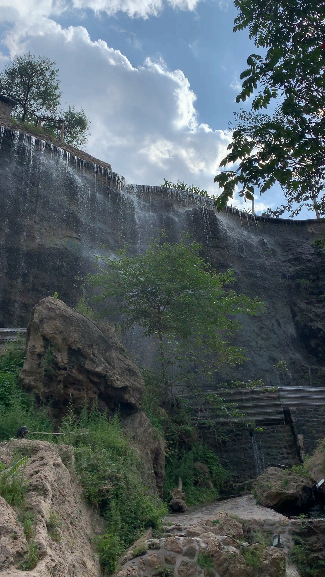 山西阳泉娘子关瀑布