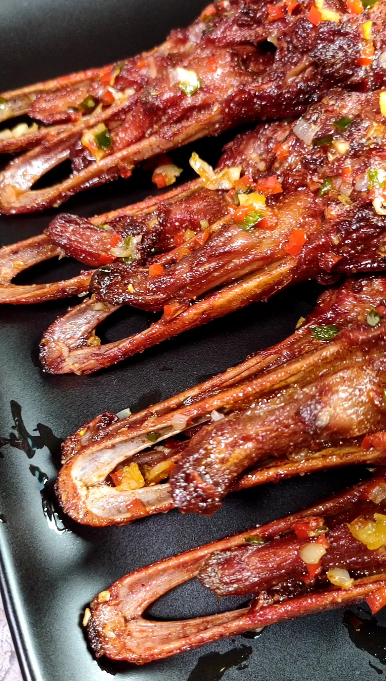 美食#大排档宵夜必点的椒盐鸭下巴,隔壁老王都闻到香.-度小视