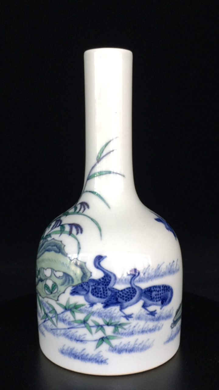 港风美女#《大清雍正年制》官窑斗彩芦雁纹摇铃尊:雍正官窑瓷器的