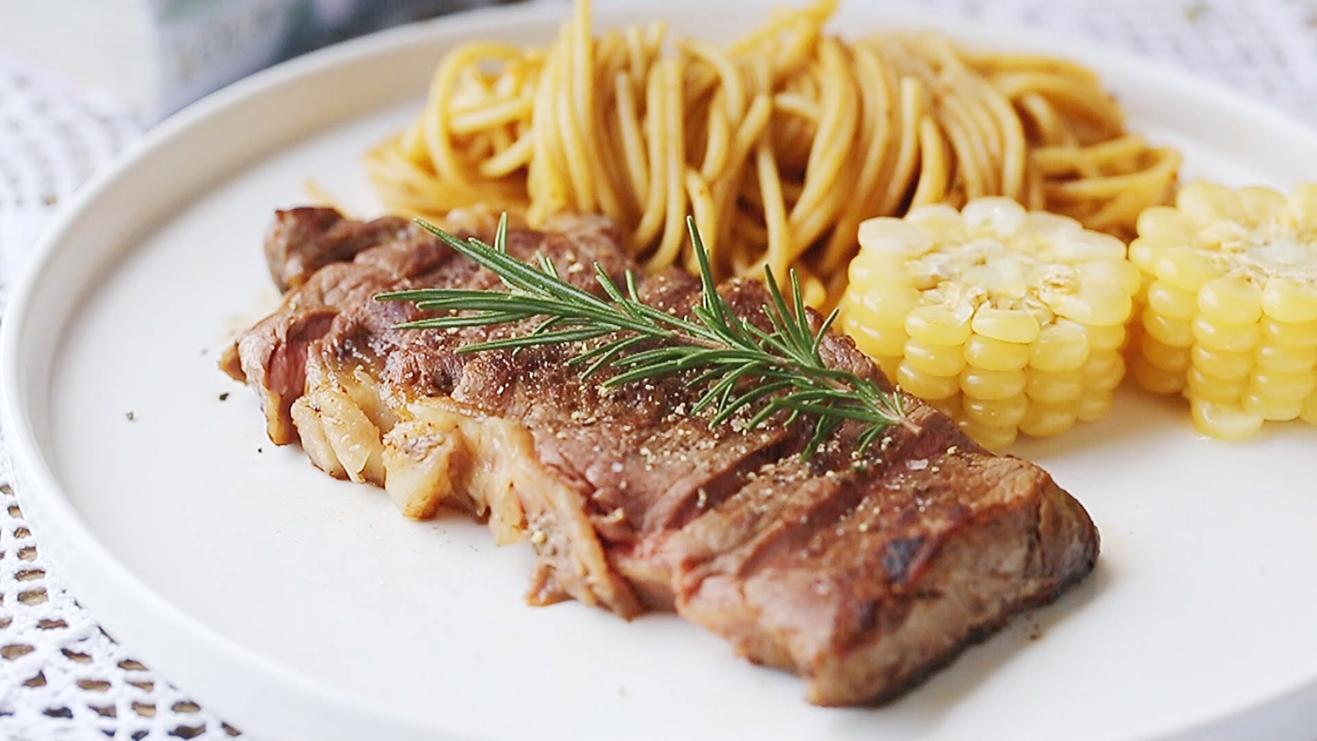 美食#花样早餐——迷迭香煎牛排