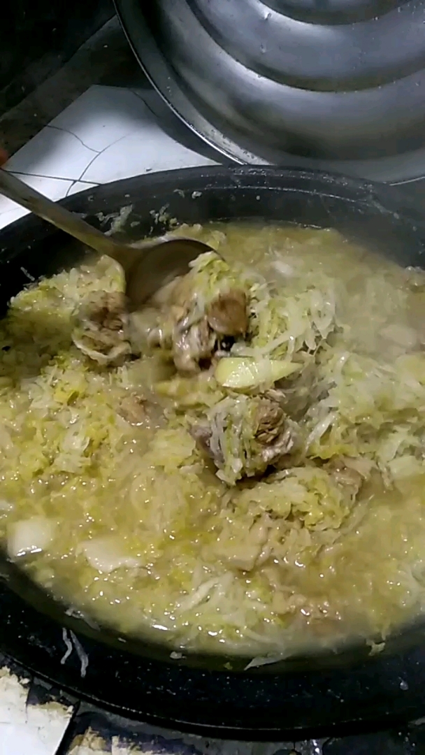 大锅炖酸菜有想吃没来啊!