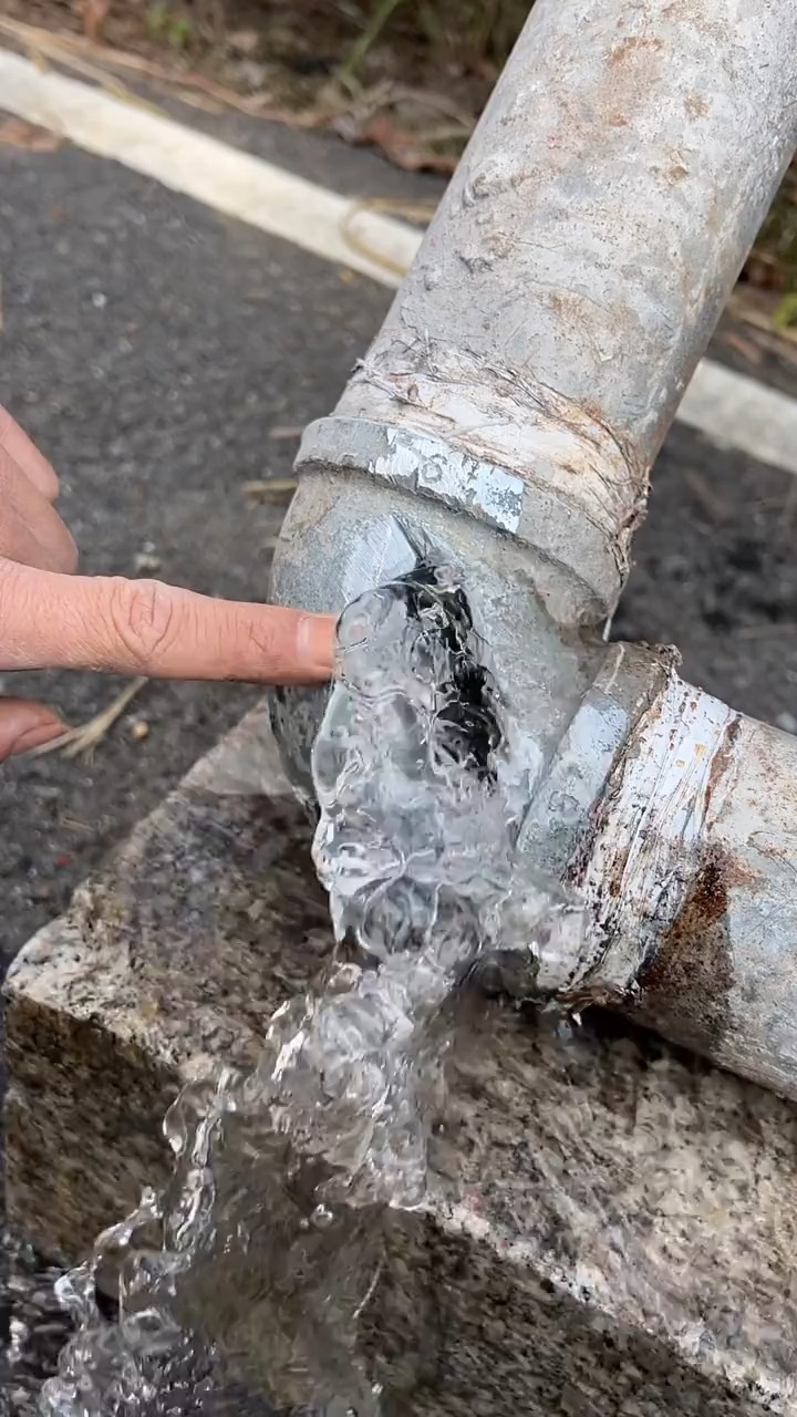 家中有水管漏水油箱漏油水箱漏水暖氣片漏水太陽能漏水等都可以修補