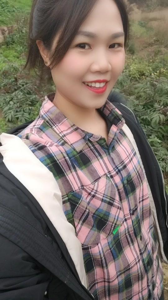 自我介绍一下,四川人33岁,家住农村,刷到的都是缘分,哪天到我家乡一起