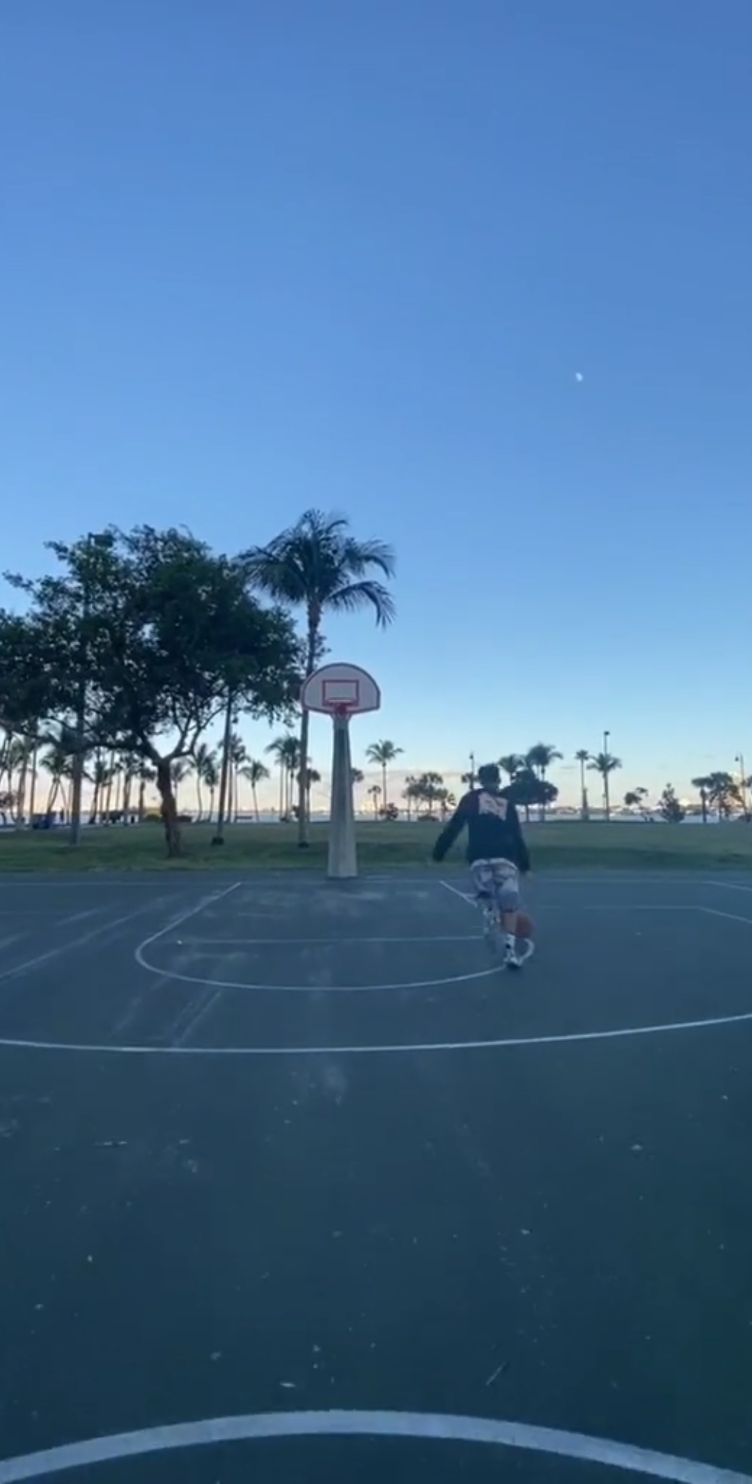 打篮球#你喜欢在这样的篮球场打球吗