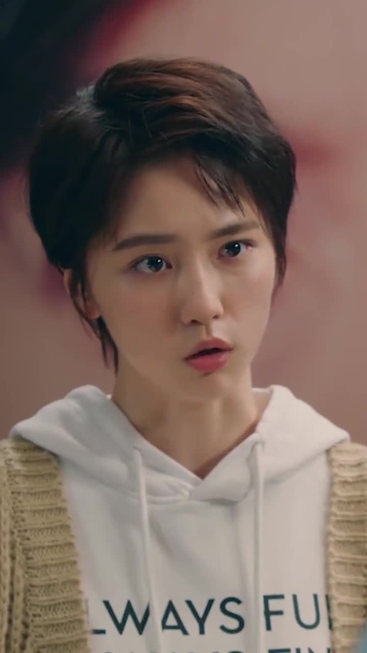 《爱情公寓》诸葛大力这一段可太撩人了,突然落泪的她,真叫人心疼