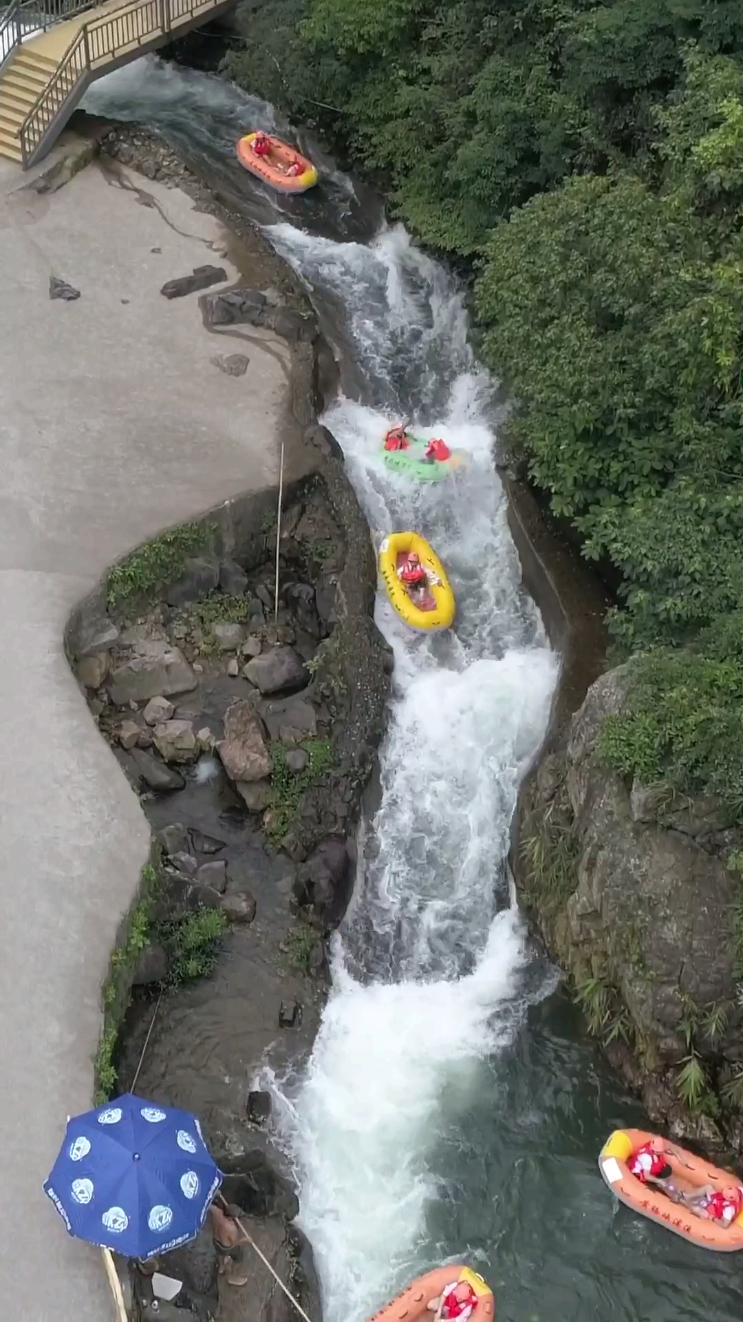 抗暑大作战#航拍清远黄腾峡漂流,看完你敢漂吗?