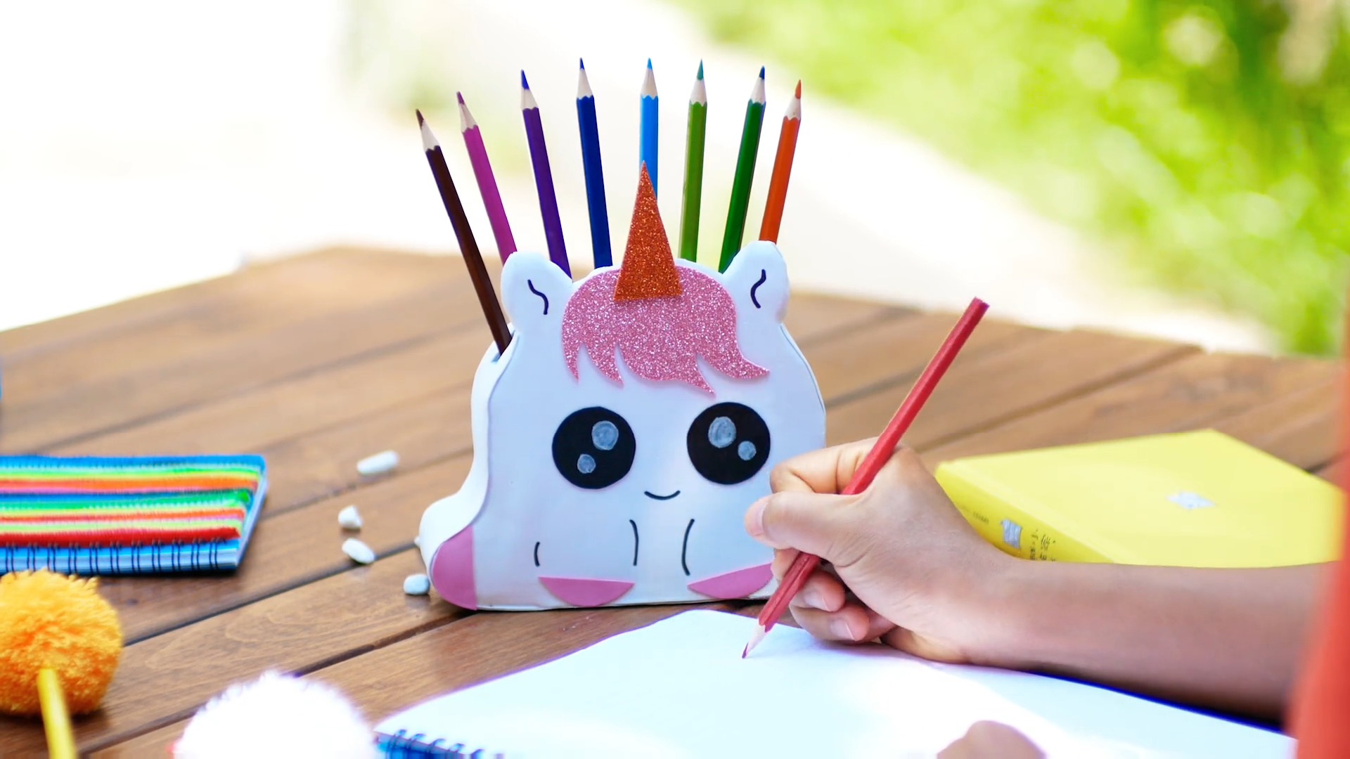 娱乐#diy创意文具,只需简单几步自制可爱笔筒,比买的还漂亮