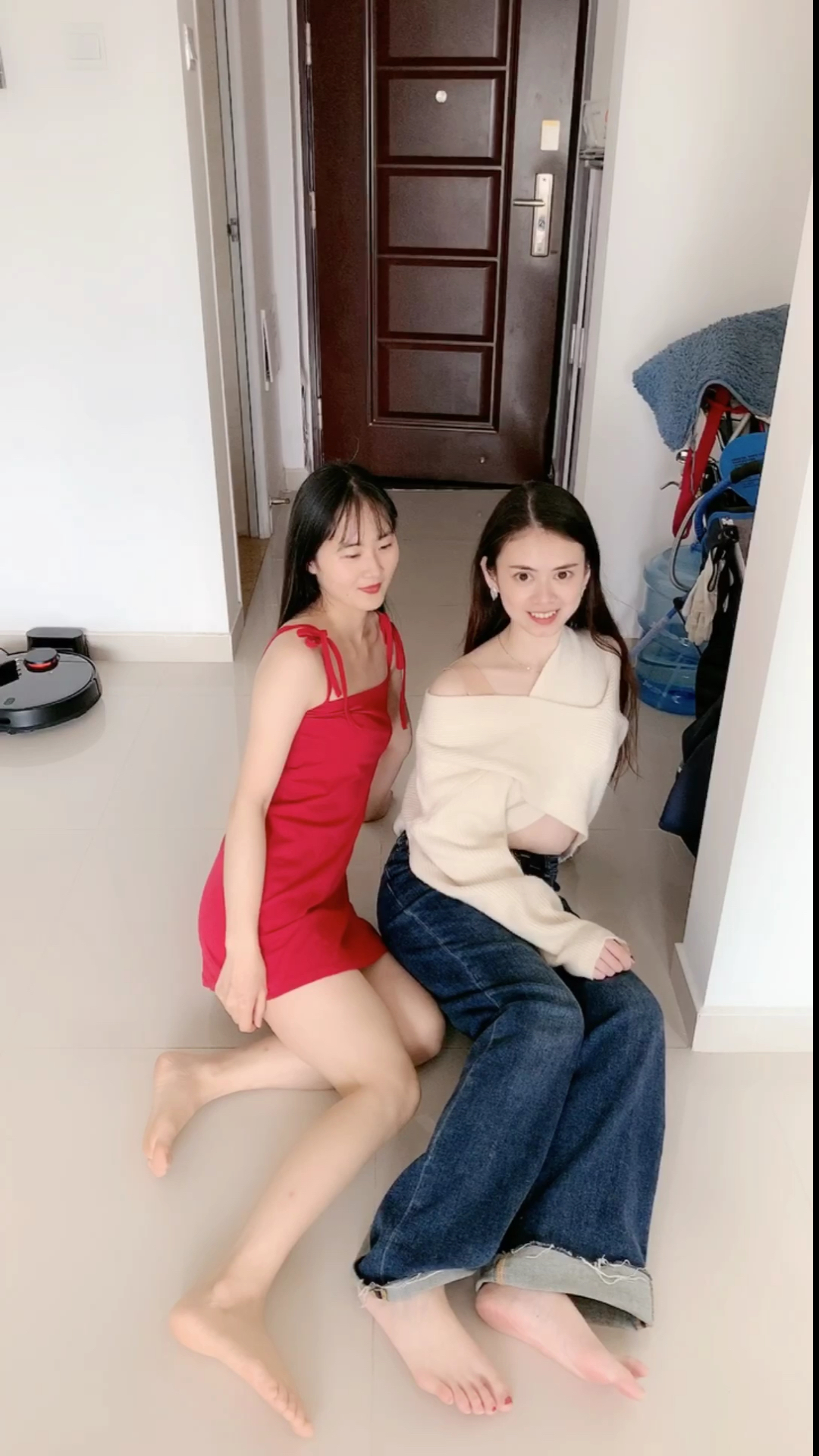 姐姐肯定自找没趣,老婆在老公心里肯定最重要!