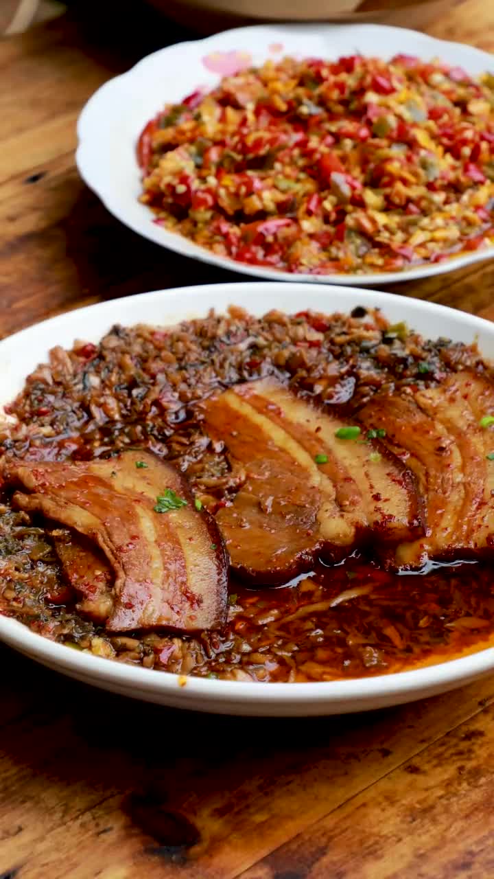 外婆菜做的扣肉农家口味辣椒酱好吃不腻还下饭