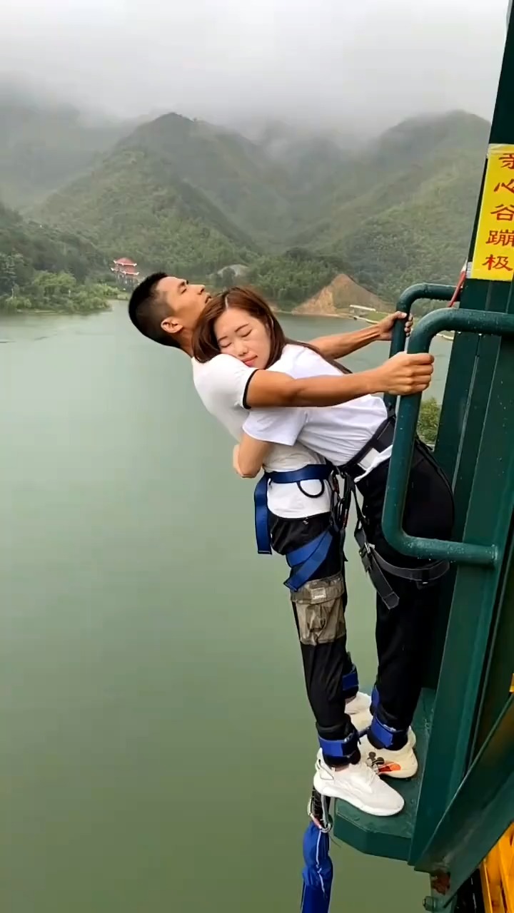 蹦极小贾自强不息