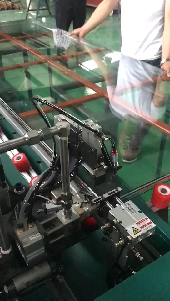 玻璃封胶机
