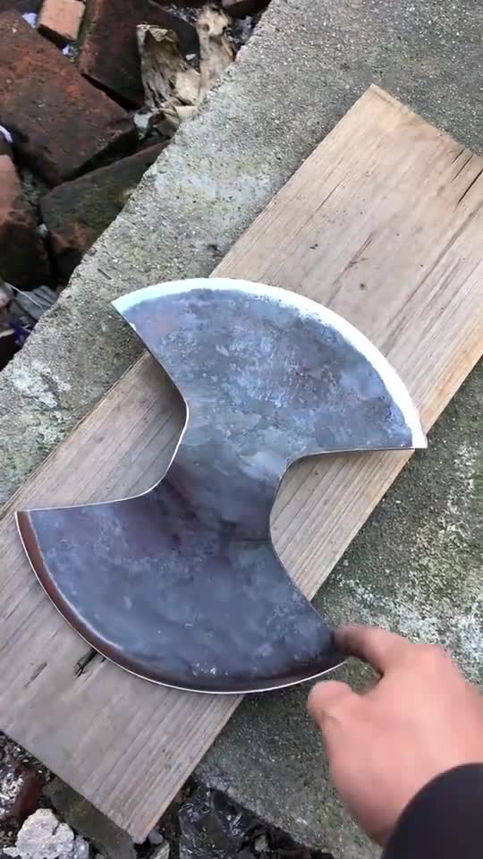 一把漂亮的蝴蝶斧