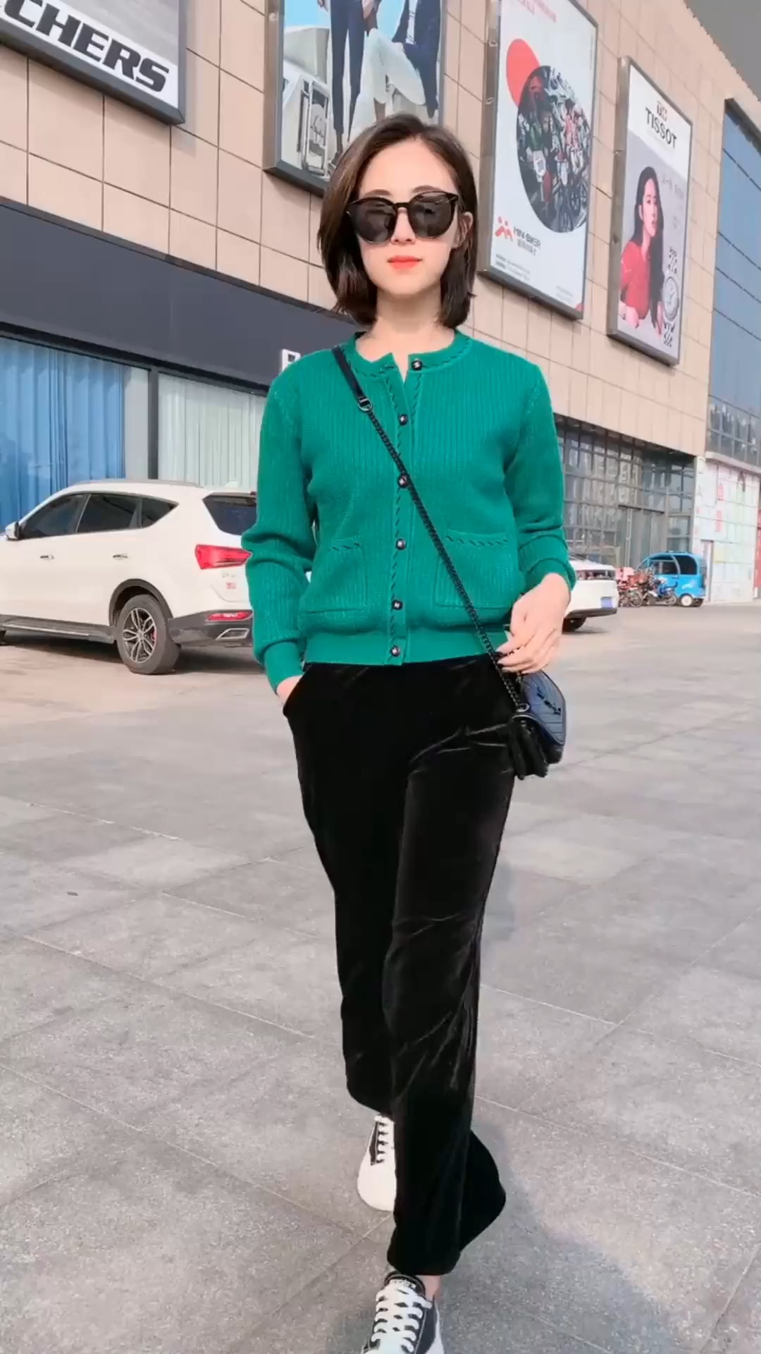 明星娱乐#休闲装大姐,打造甜美少女感