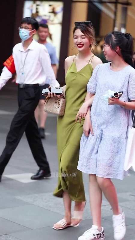 女神李一檬笑容真甜,是你们喜欢的姐姐型吗?