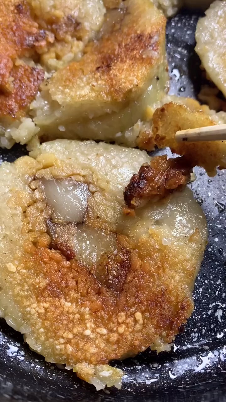 美食记#煎肉粽喜欢吃焦酥一点的,有跟我一样的姐妹吗?