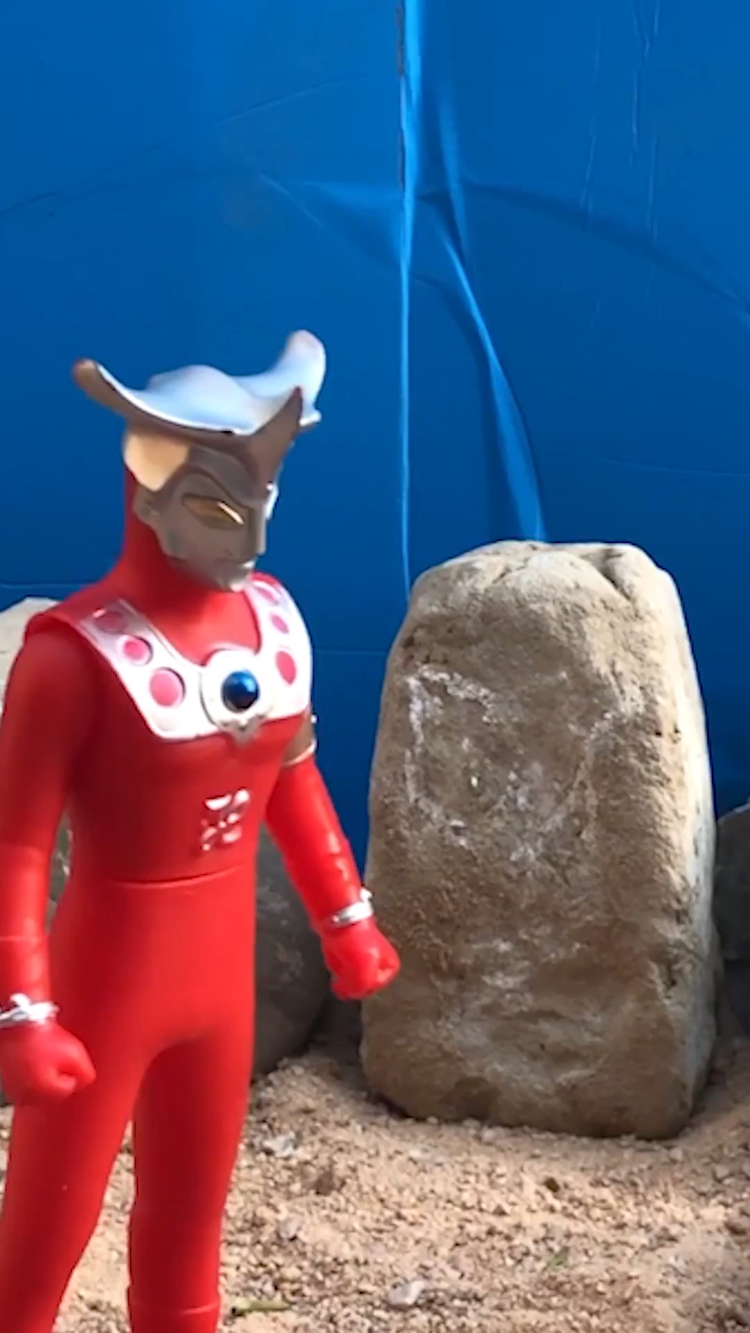 奥特曼208-雷欧出现打倒了赛罗他们,奥特之王及时赶来阻止了他(中)