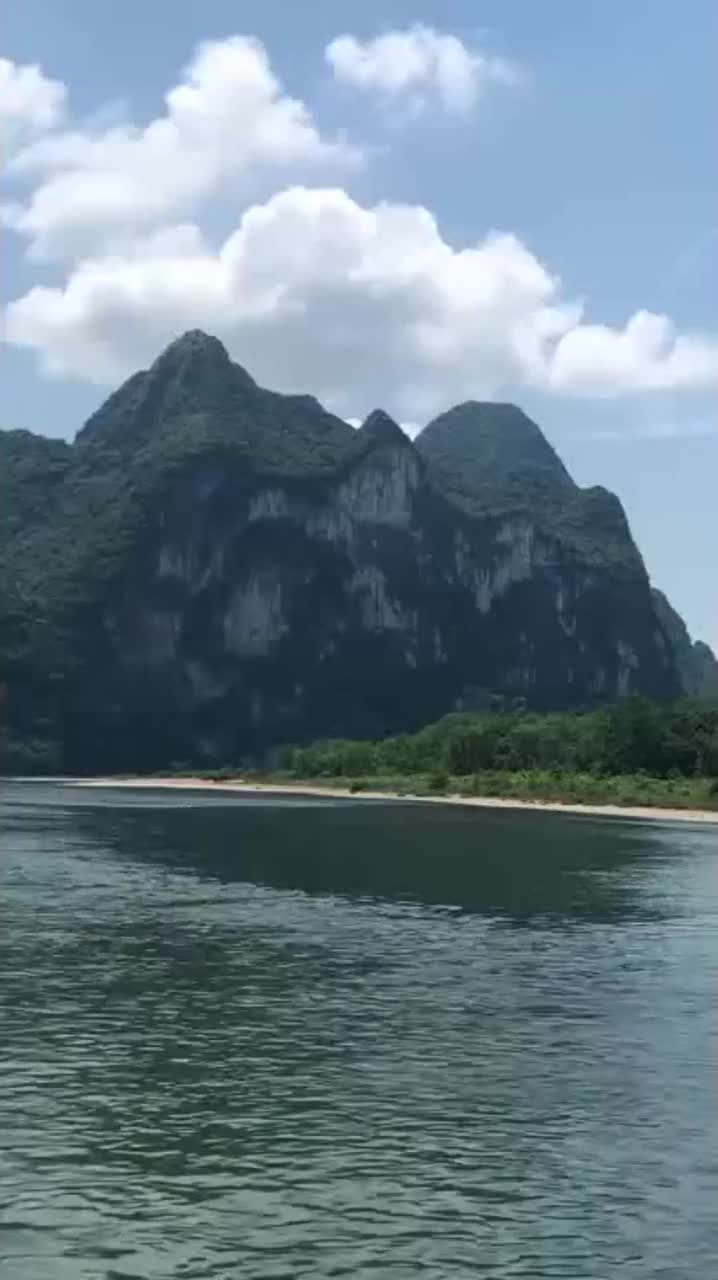 九马画山中的马的姿态图片