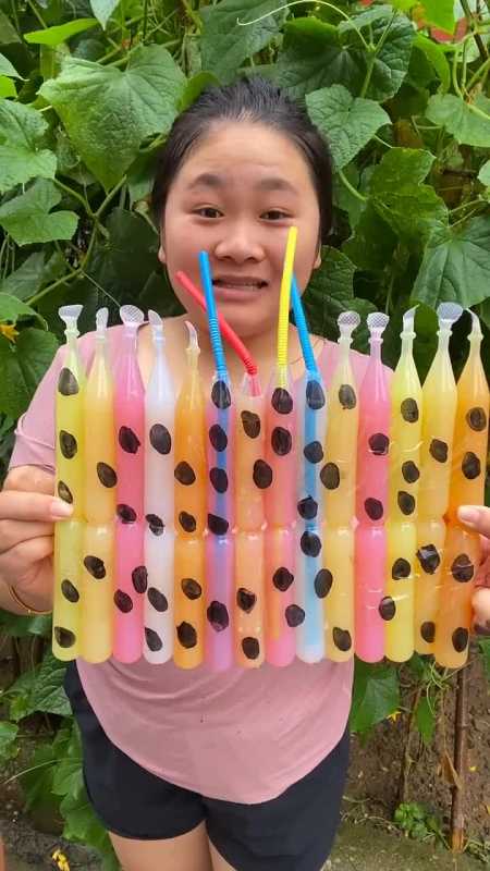 冰棒一口吸,这嘴巴空间够大的