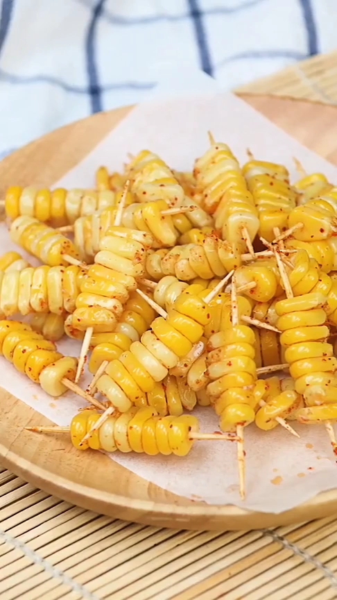 炸玉米串美食小吃,玉米新吃法没想到这么美味,你吃过吗