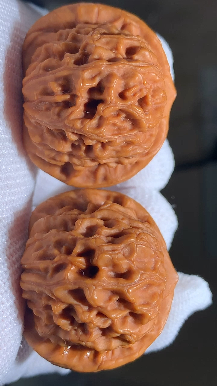 文玩核桃#乾隆磨,野生怀柔老款,皮质好,天然野生闷尖.-度小视