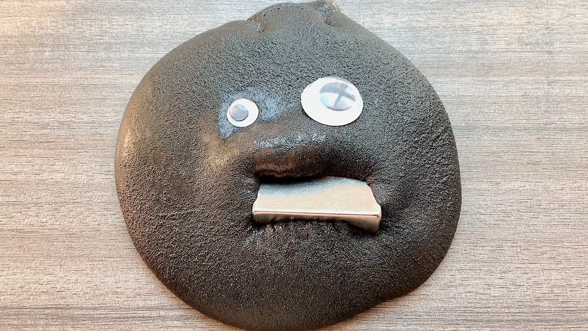 30元的磁力泥2块钱就能做,随意拉伸吸附像黑毛神兽,捏泡超爽