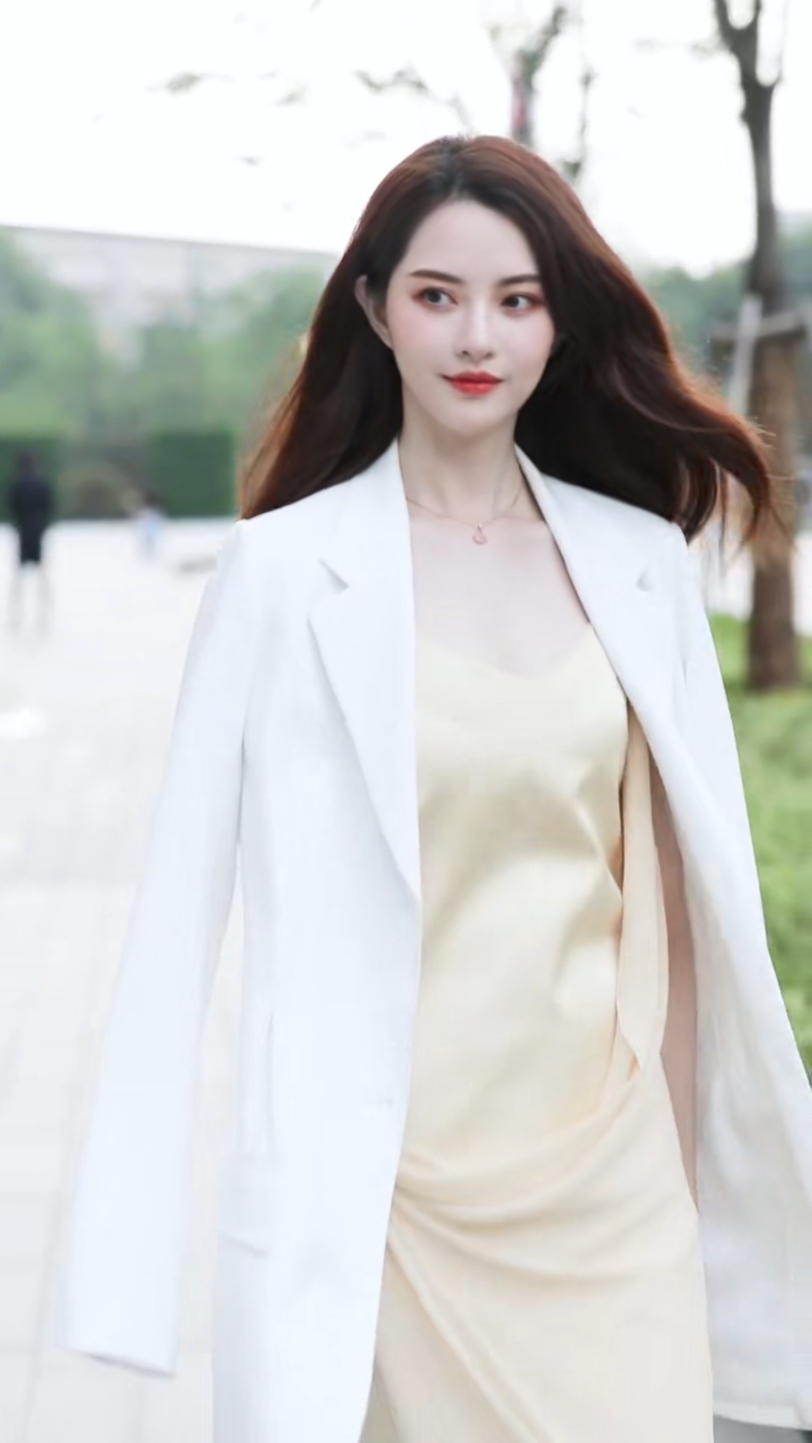 表白女神#在我看来,街拍网红美女里面,她的颜值是最高的