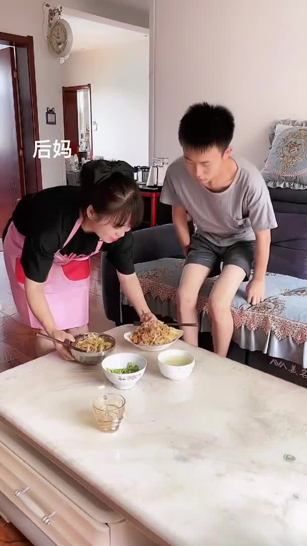 自从大儿子在我身边起,亲妈做的,后妈都做到了,儿子看我忙了一上午