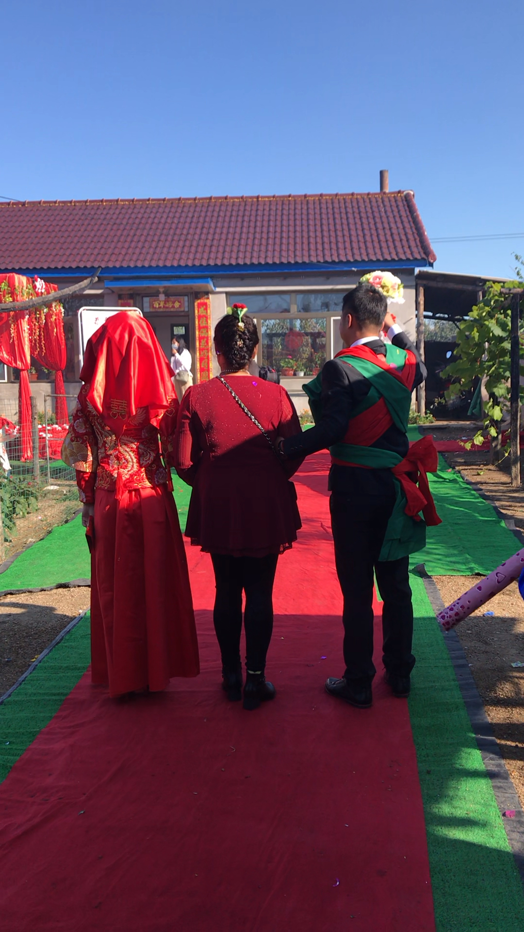 老婆婆接新娘子