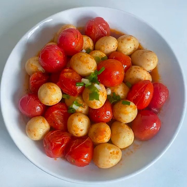 圣女果炒鹌鹑蛋