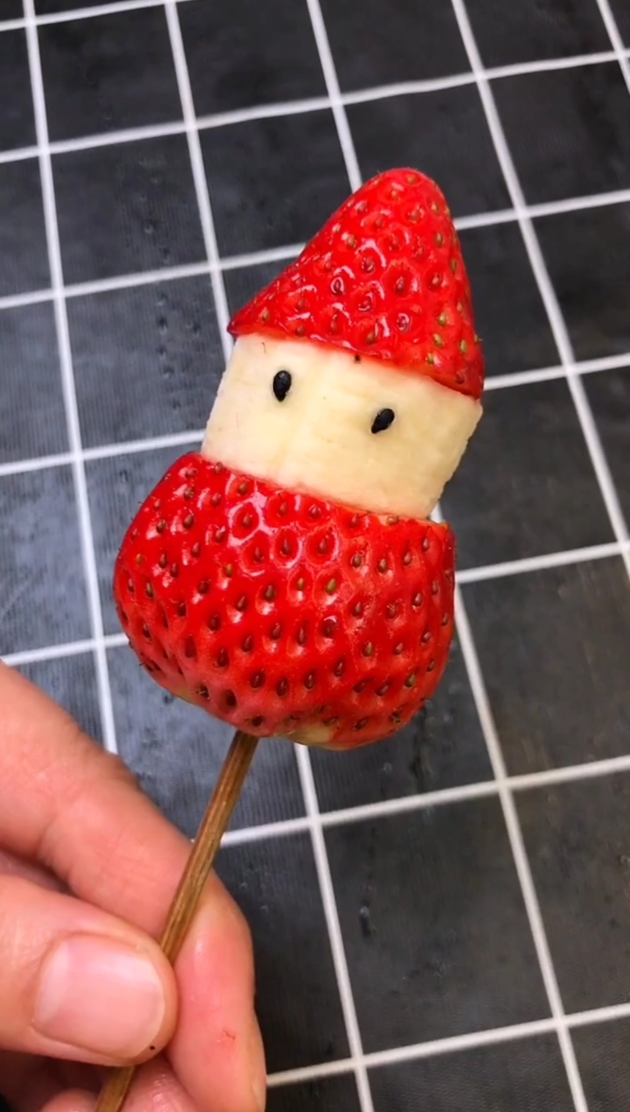 草莓小雪人切法简单美丽