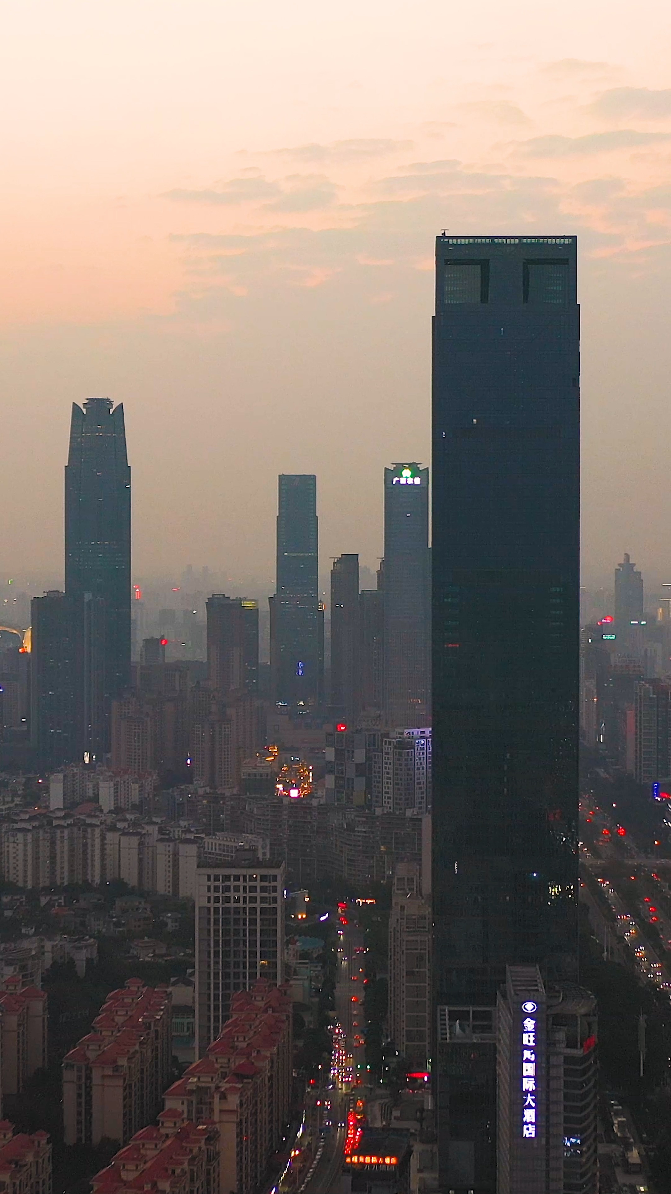 夜景南宁摩天大楼一点也不输北上广