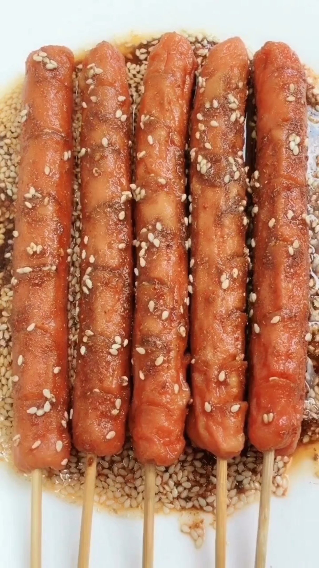 烧烤版的火腿肠!有没有勾引到你的胃?