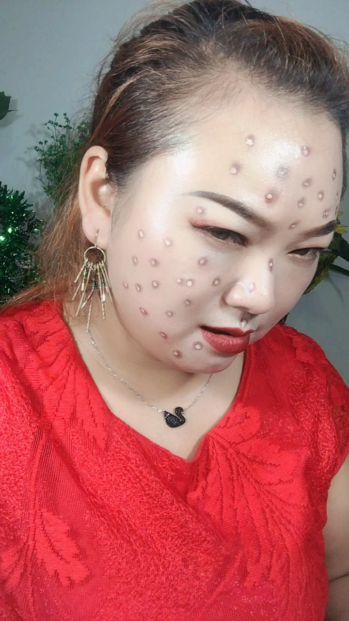 长痘痘了.好吓人哦