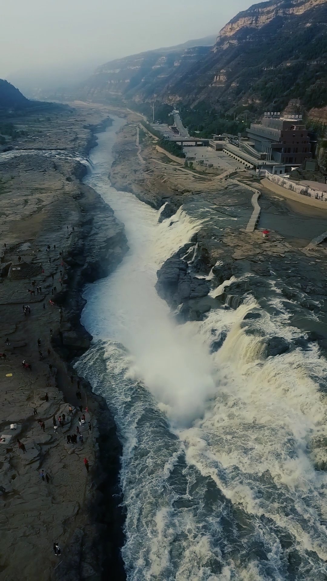 中国最震撼人心的大瀑布,黄河奇观,壶口瀑布.