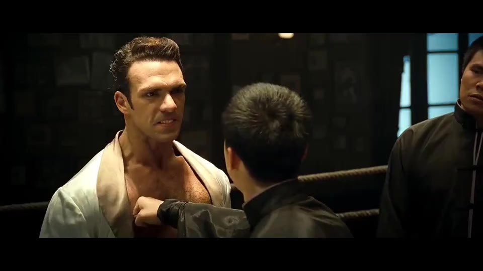 电影#叶问2;外国拳王口出狂言,侮辱中国武士,引发大混乱!
