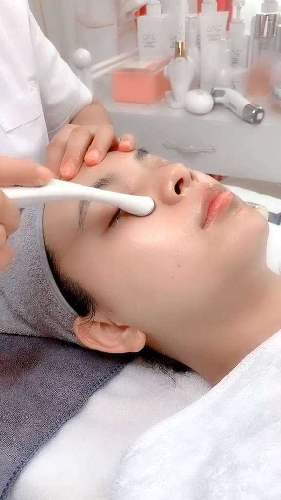 美容护肤#眼睛是心灵的窗户,做好眼部护理,让你做个爱笑的女人