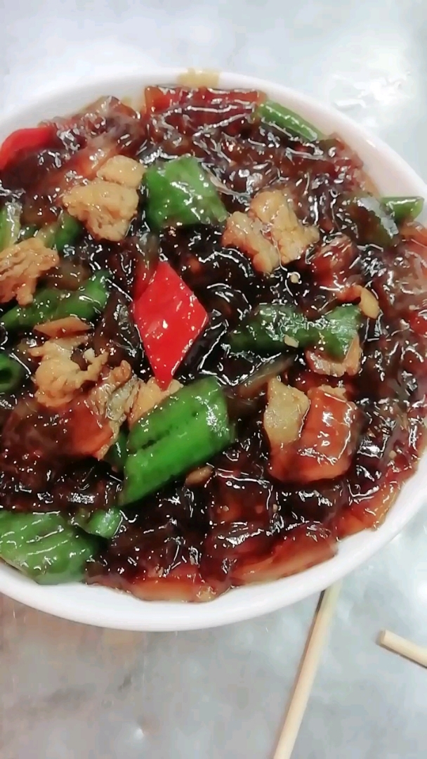 家常菜 尖椒炒拉皮 简单易学 非常好吃.