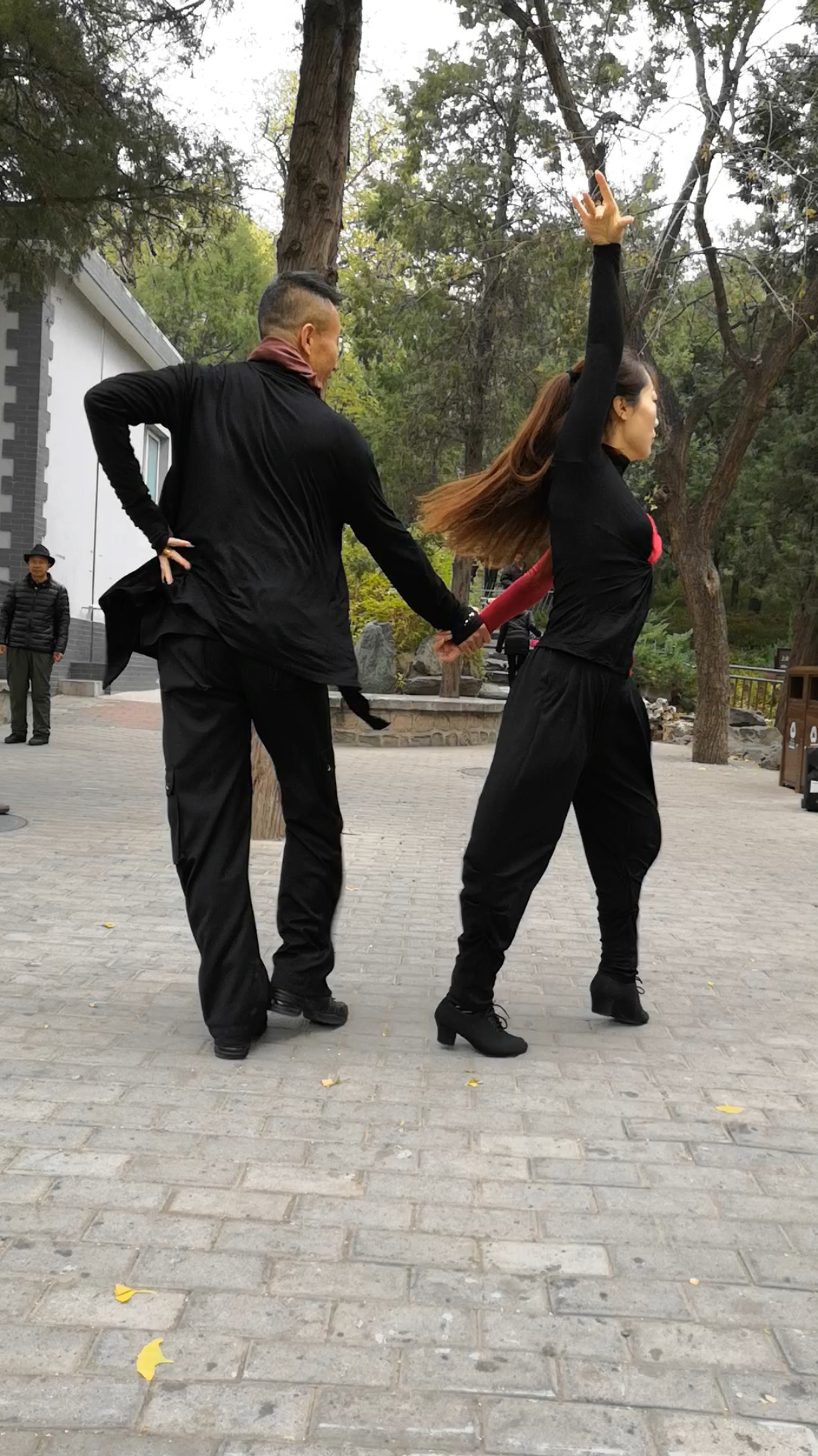 非常好看的双人吉特巴