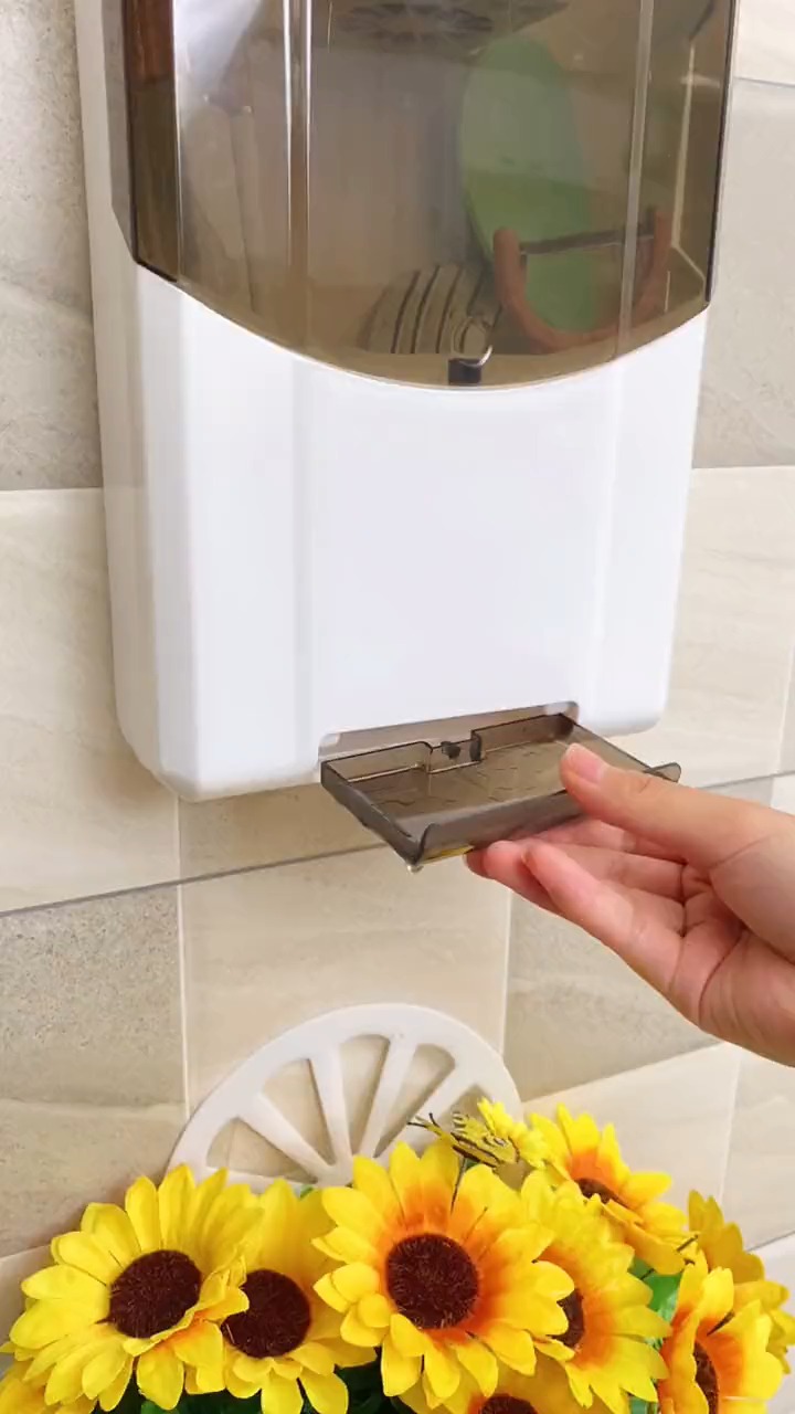 筷子潮湿容易滋生细菌,来试试这款自带除湿消毒的筷子筒,使用方便还不