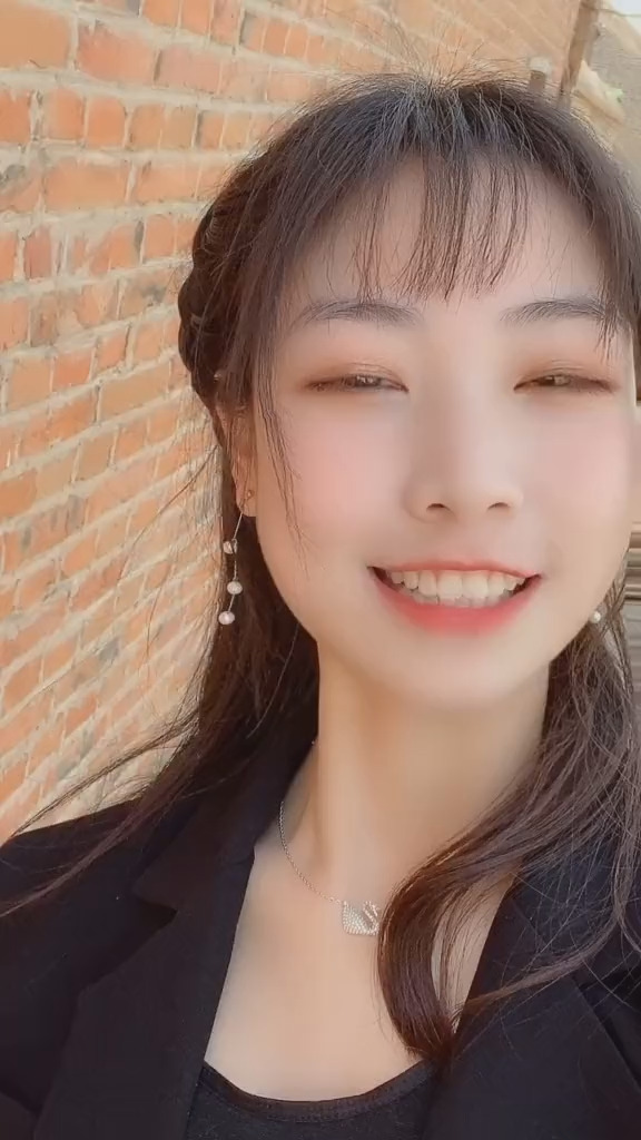 我叫静静来自安徽亳州的一个小村庄父母都是农村人诚实憨厚路过可以给